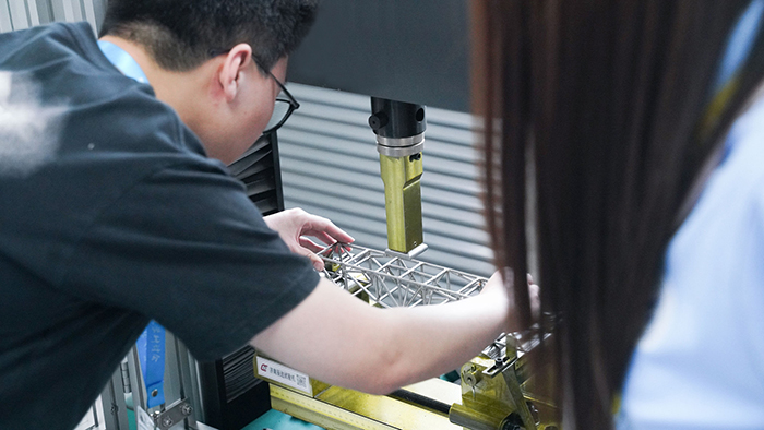 濟南辰達試驗機贊助第八屆全國大學(xué)生焊接創(chuàng)新大賽圓滿成功